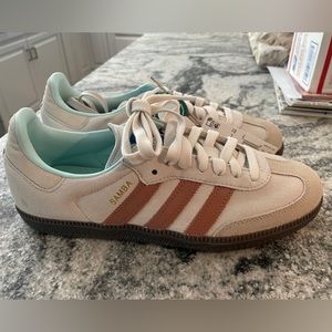 NWT ADIDAS SAMBA OG CLAY STRATA SNEAKERS